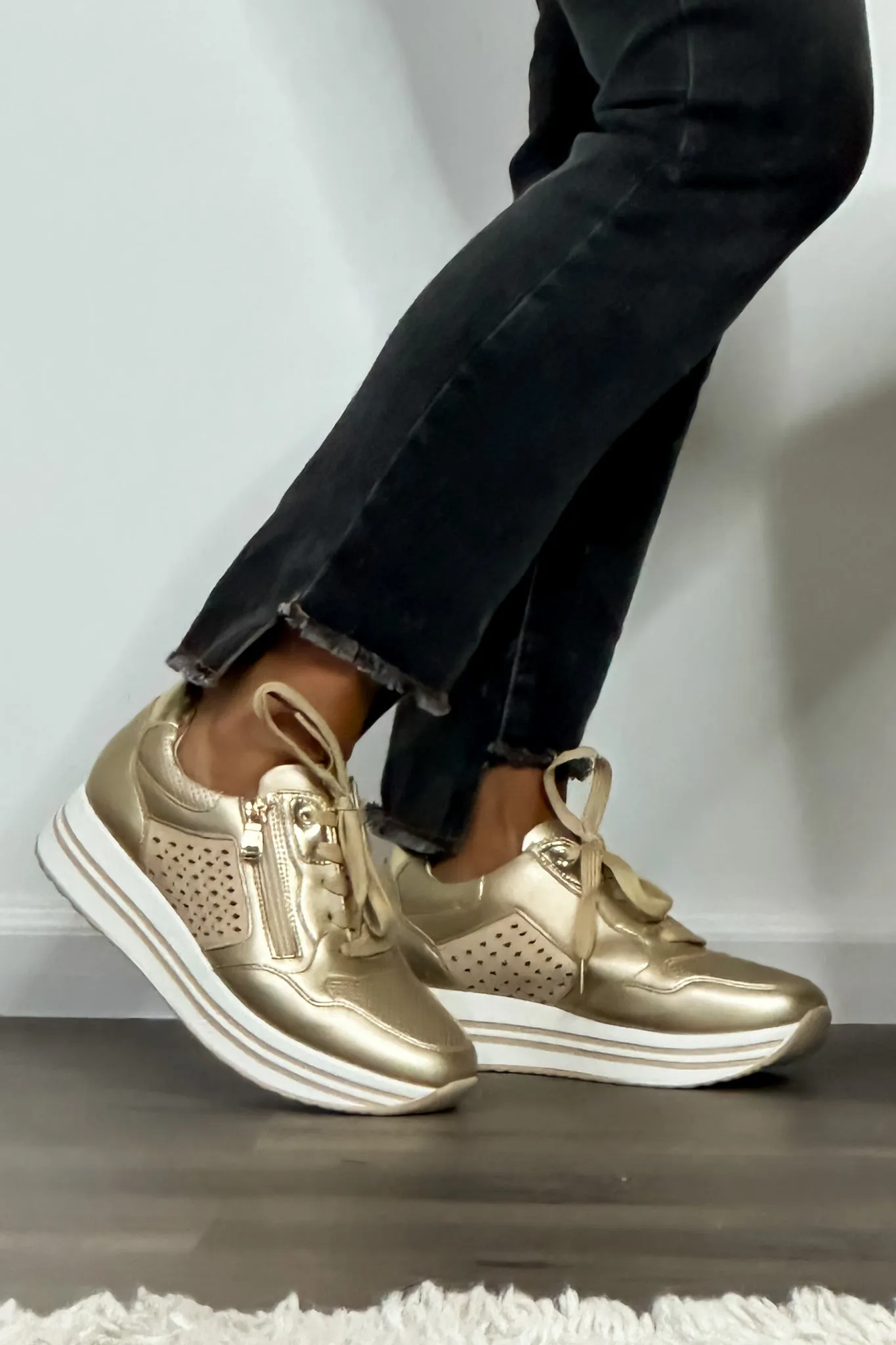 Exe Zipper Trimmed Platform Sneaker : Gold