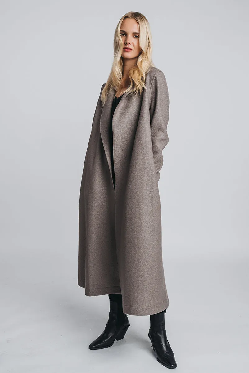 TUNDRA woolen coat in taupe